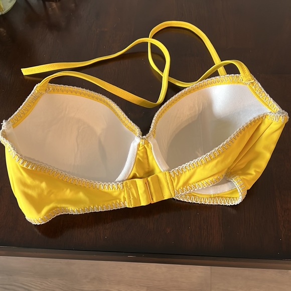 Victoria’s Secret Swimsuit Top - Picture 2 of 3